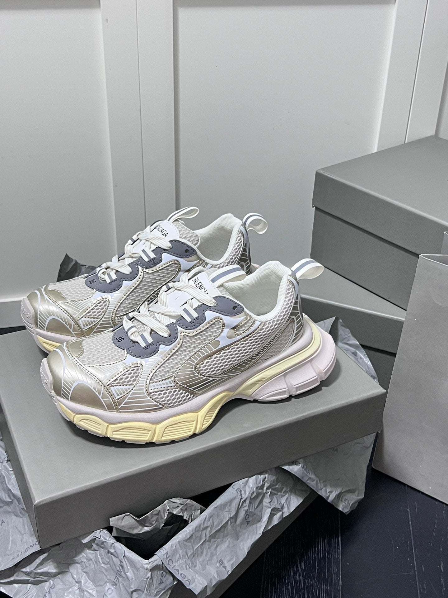 Z1Z54J115 Popular shoes