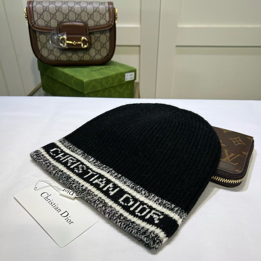 M1R86D99 Popular hats