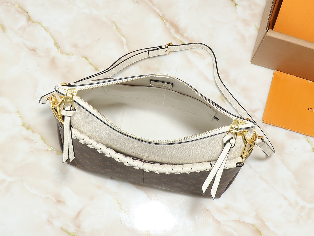 B1W35E115 Popular leather bag