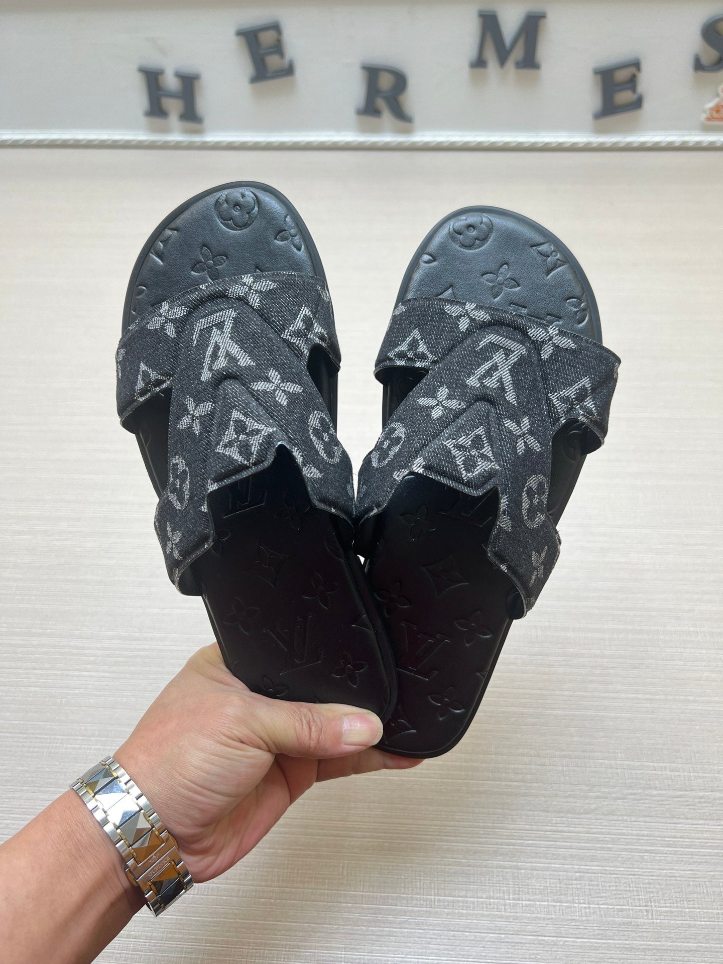 Z5ZE28 Popular slippers