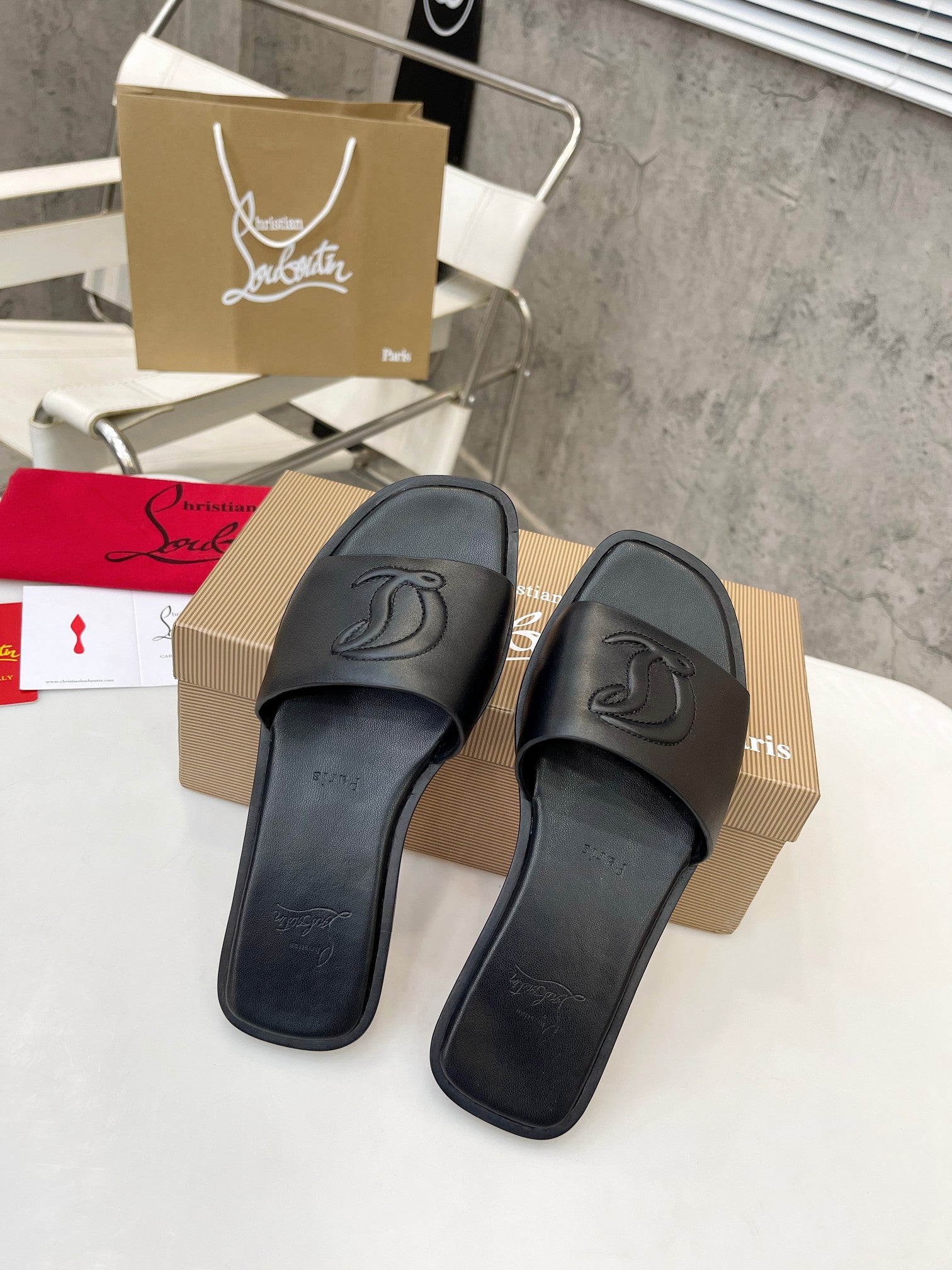 Z2XA32 Popular leather Slippers