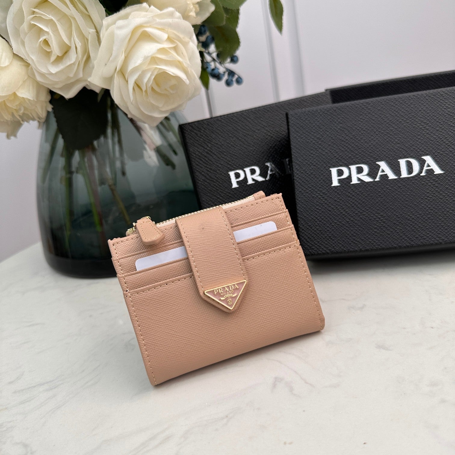 B1P36P1 Popular card holder