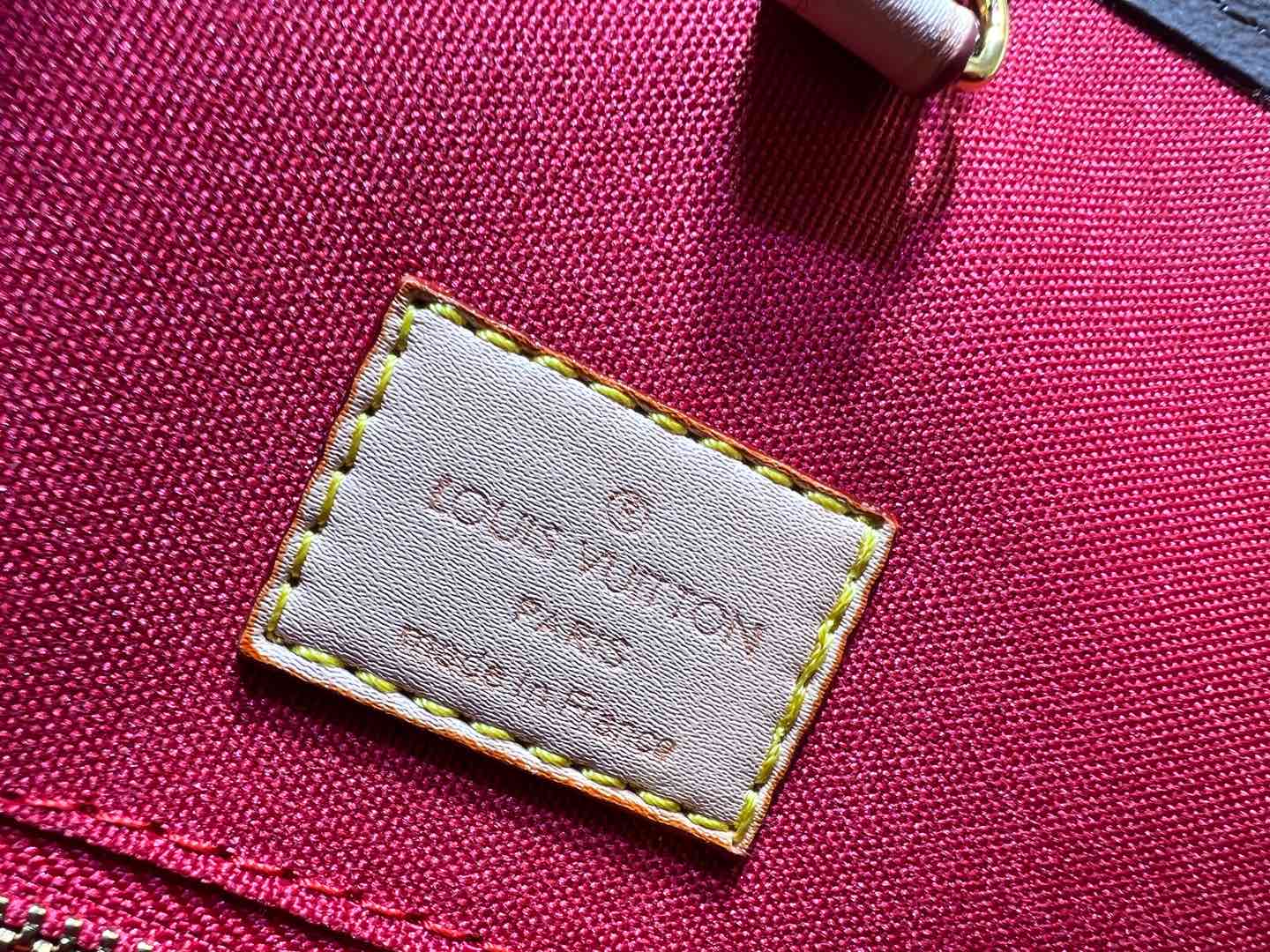 B1W15E42 Popular  leather bag