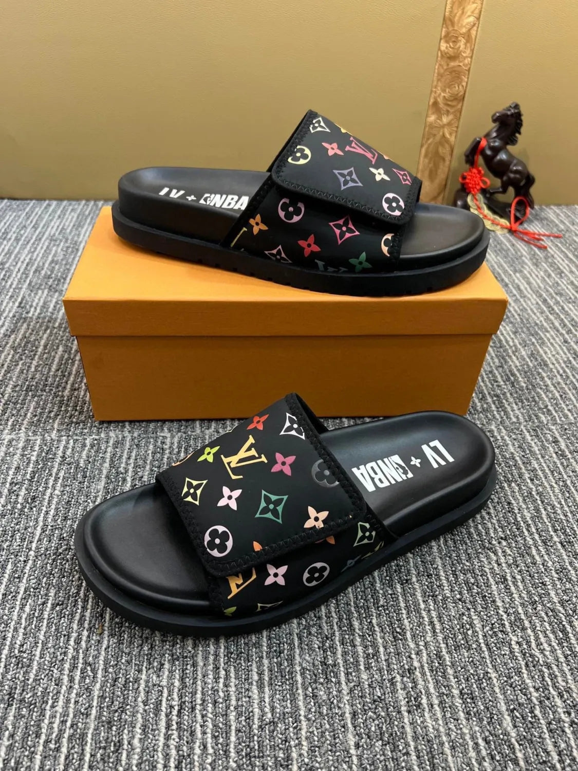 Z5YE47 Popular Slippers