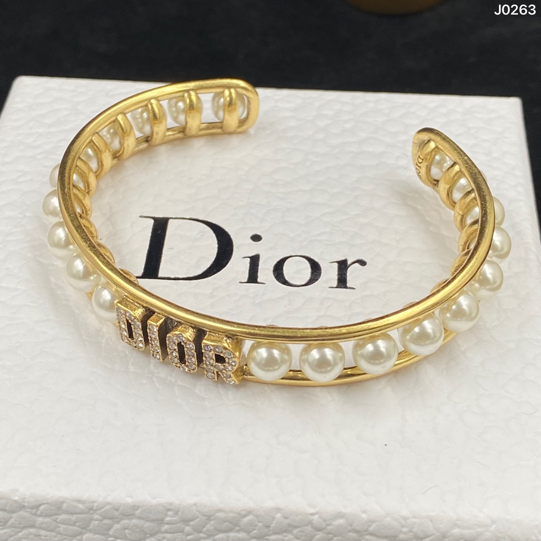 X1Y83D28K  Popular Bracelets