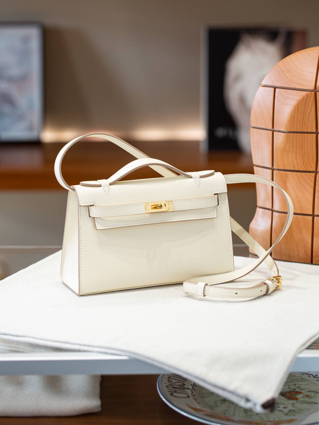 B1R66A7 Popular leather bag
