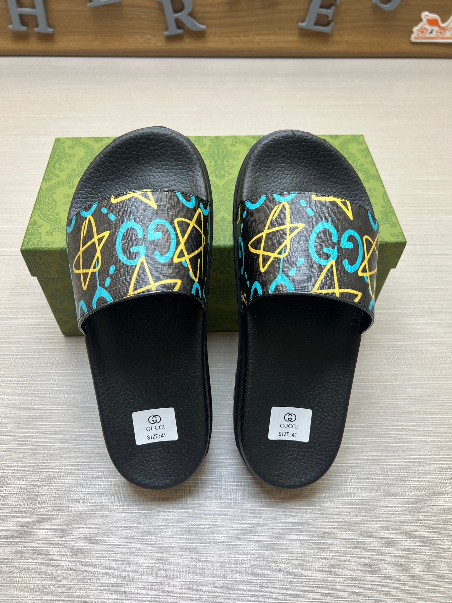Z5X76B3 Popular slippers