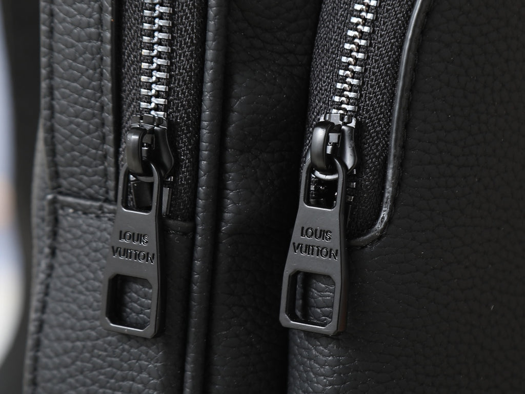 B1P46E24 Popular leather bag