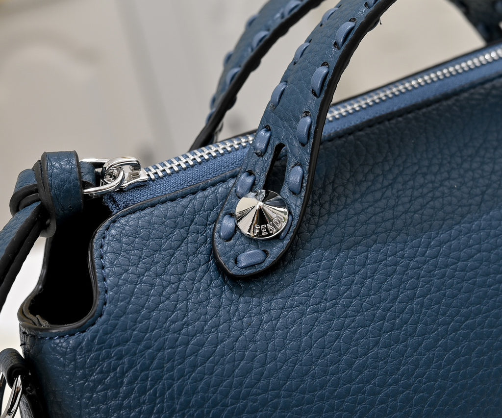 B1W35F109 Popular  leather bag