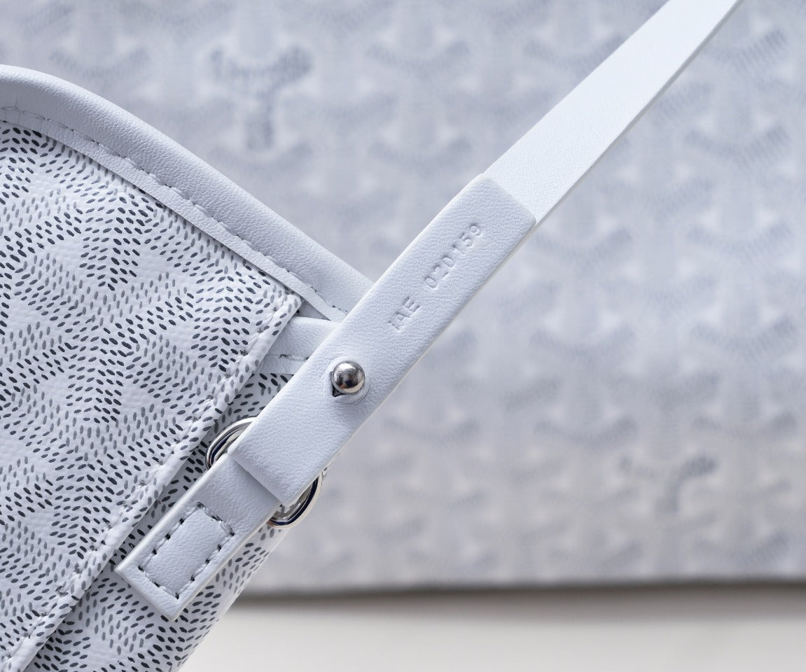 B1R175A7 Popular  handbag