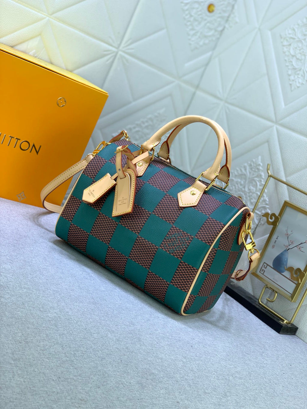 B12X44E269 Popular  leather bag 