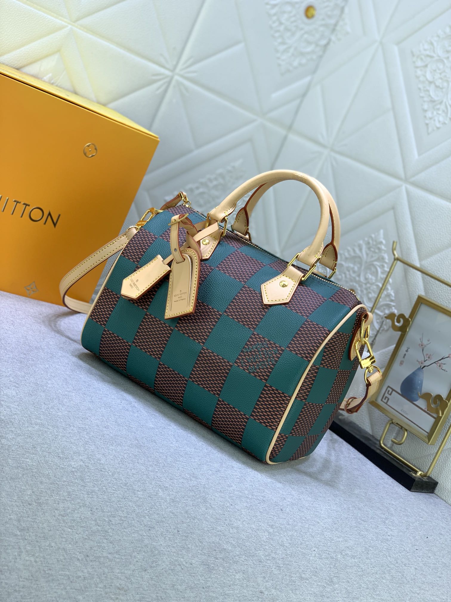 B12X44E269 Popular  leather bag 