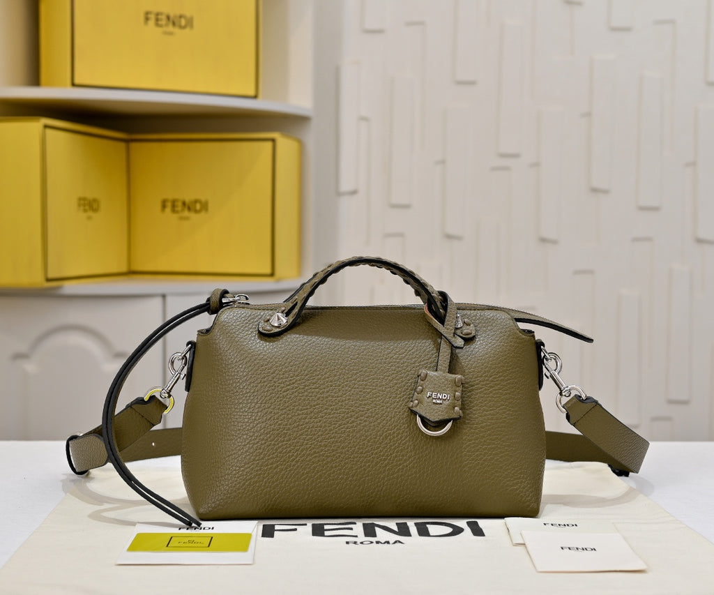 B1W35F109 Popular  leather bag