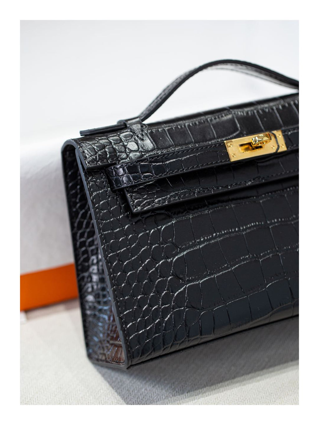 B1R66A4 Popular leather bag