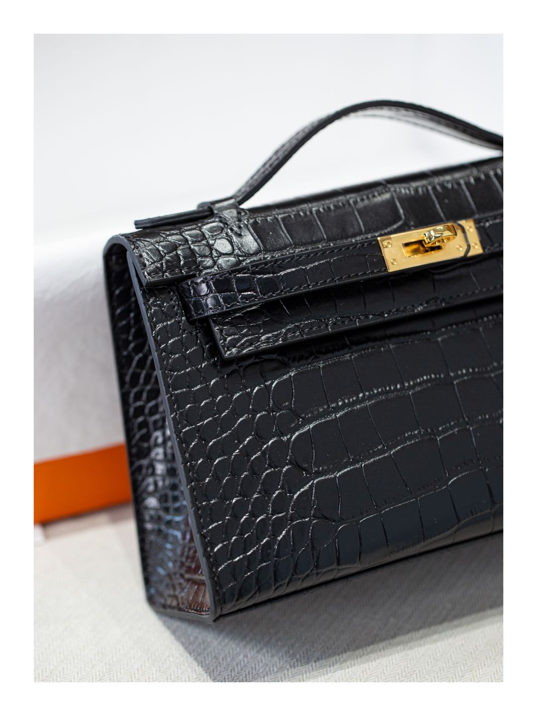 B1R66A4 Popular leather bag