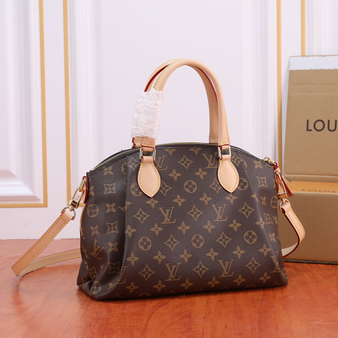 B12X43E126 Popular leather bag 