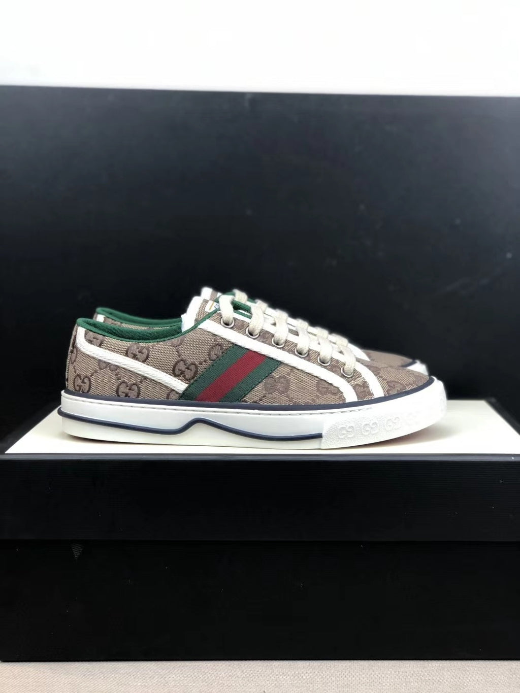 Z2R85B8  Popular high-quality shoes