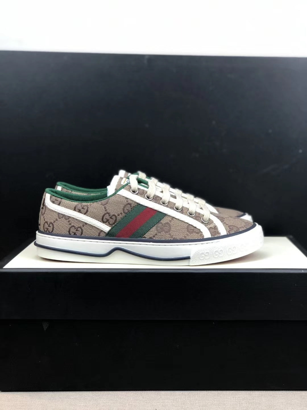Z2R85B8  Popular high-quality shoes