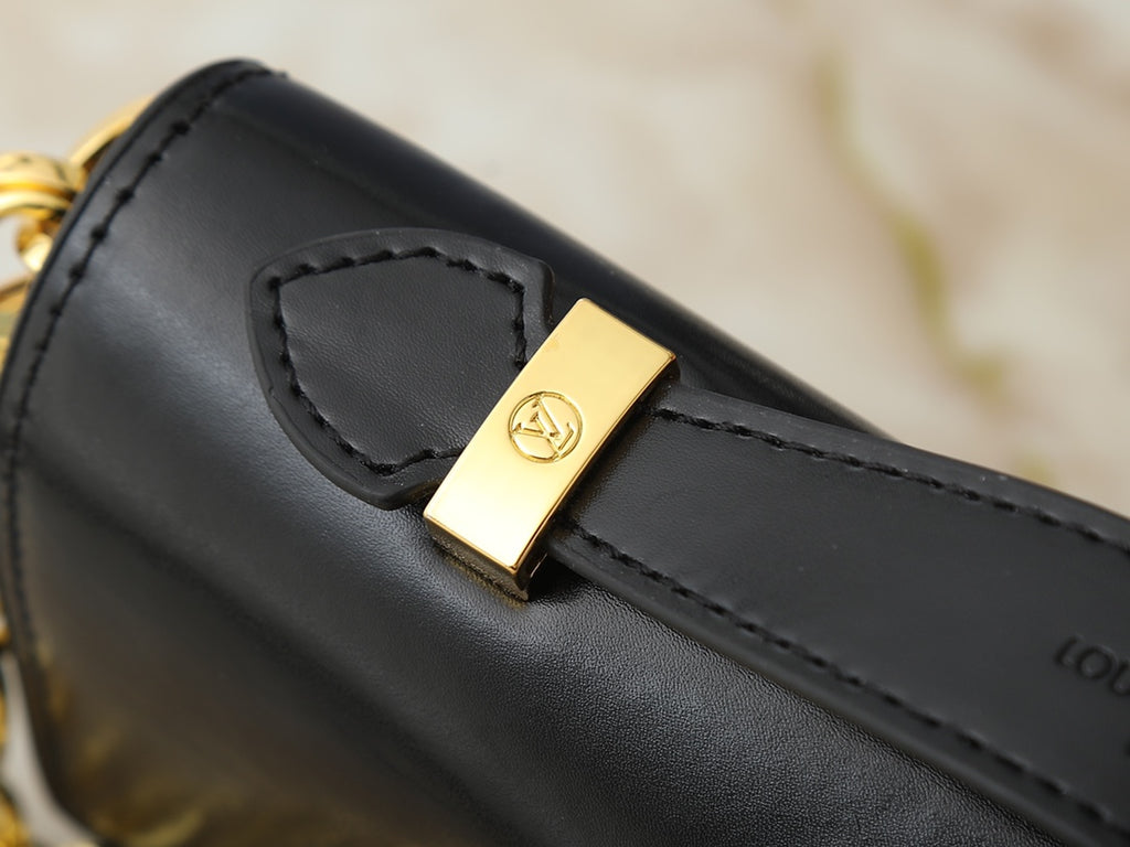 B1R15E145 Popular leather bag