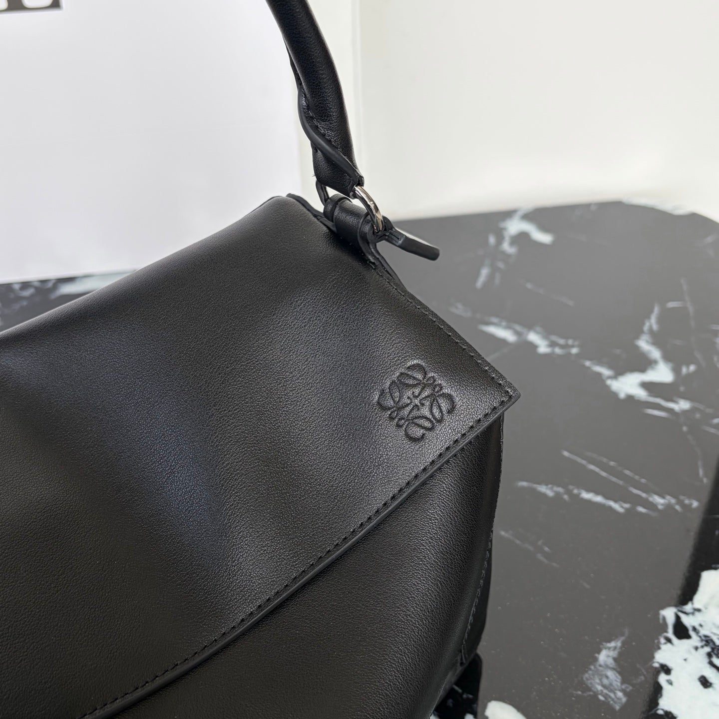 B1R66A16 Popular leather bag