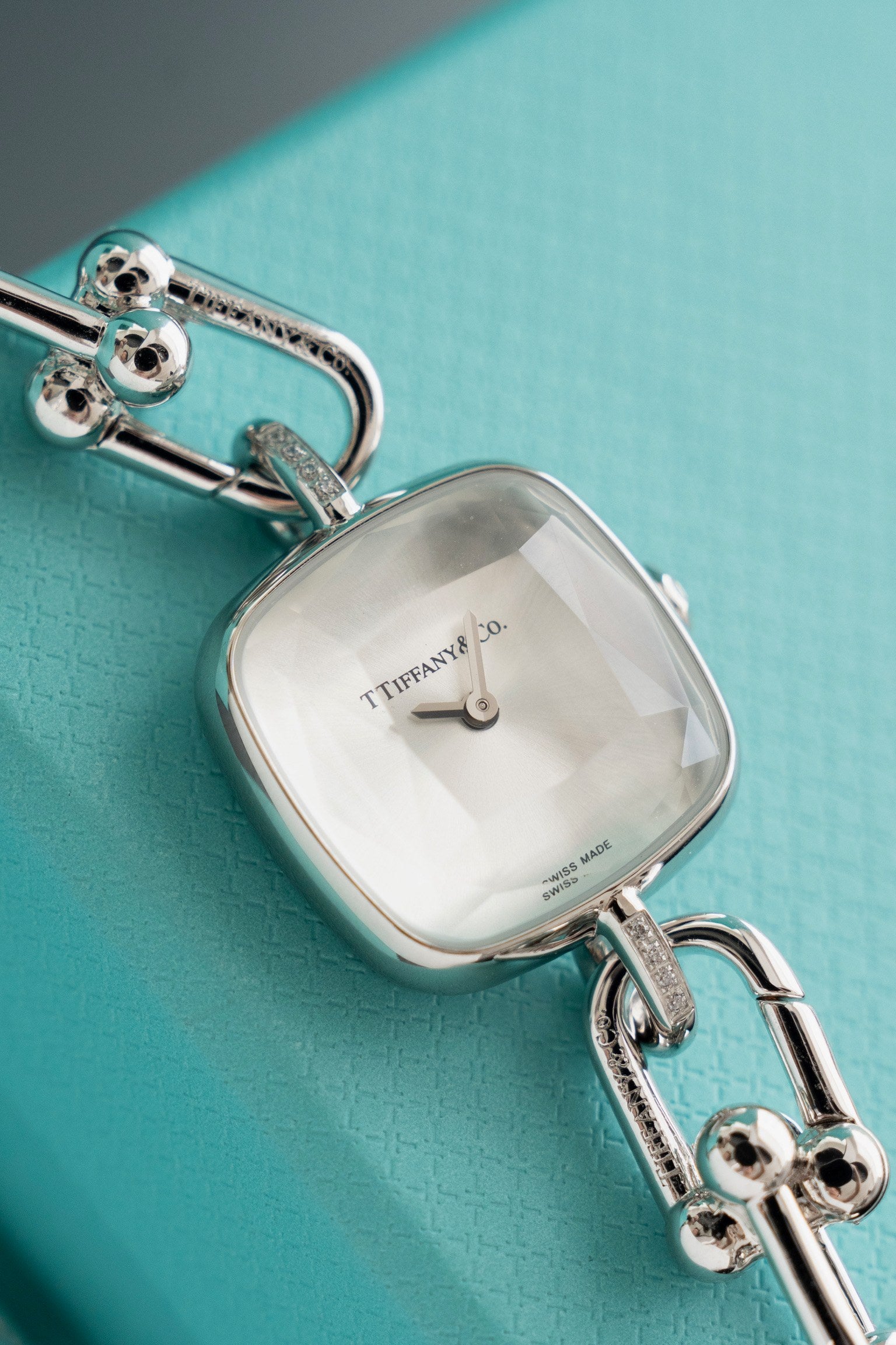 L1R36T72 Popular Watches