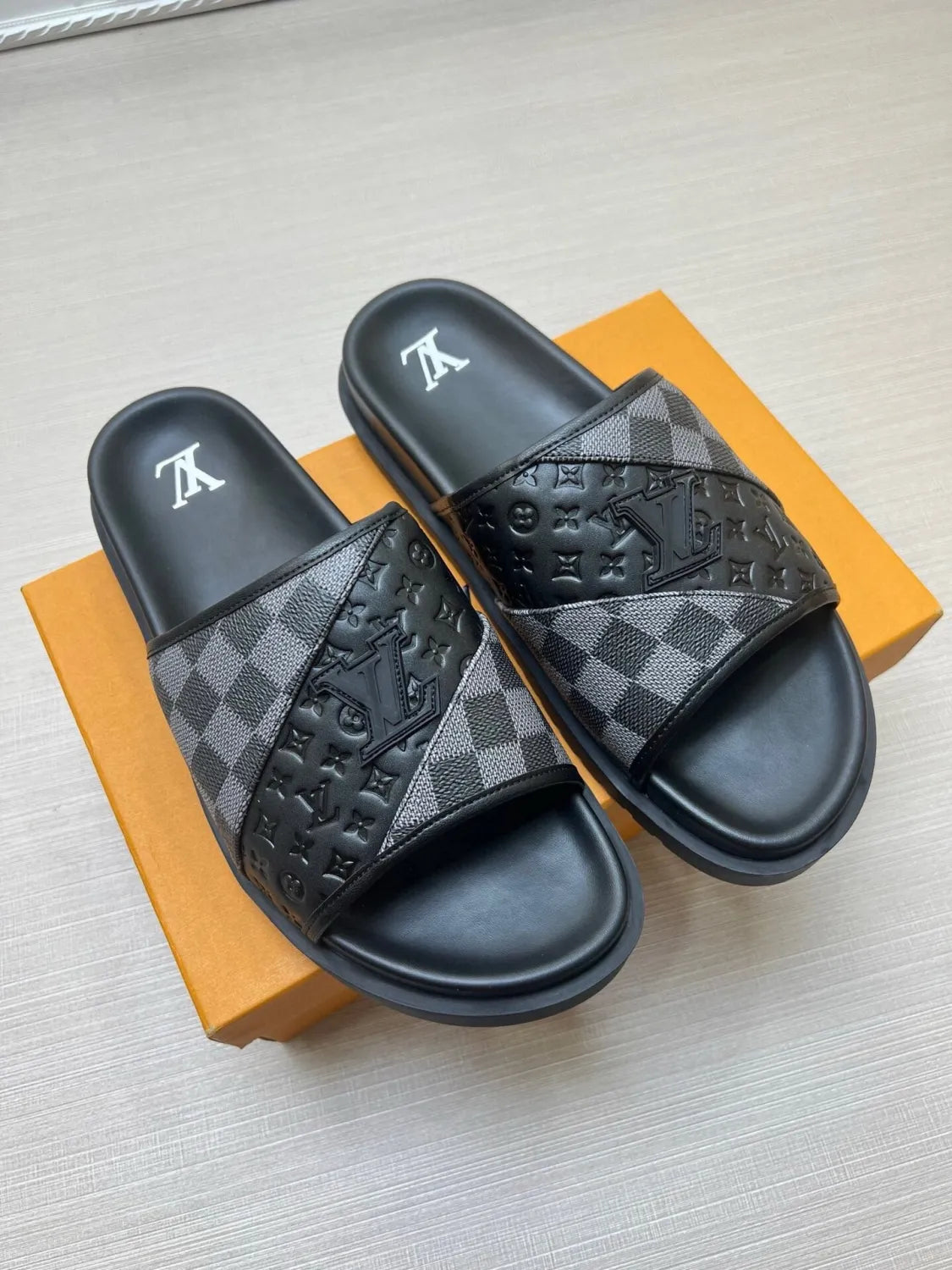 Z5WE249 Popular Slippers