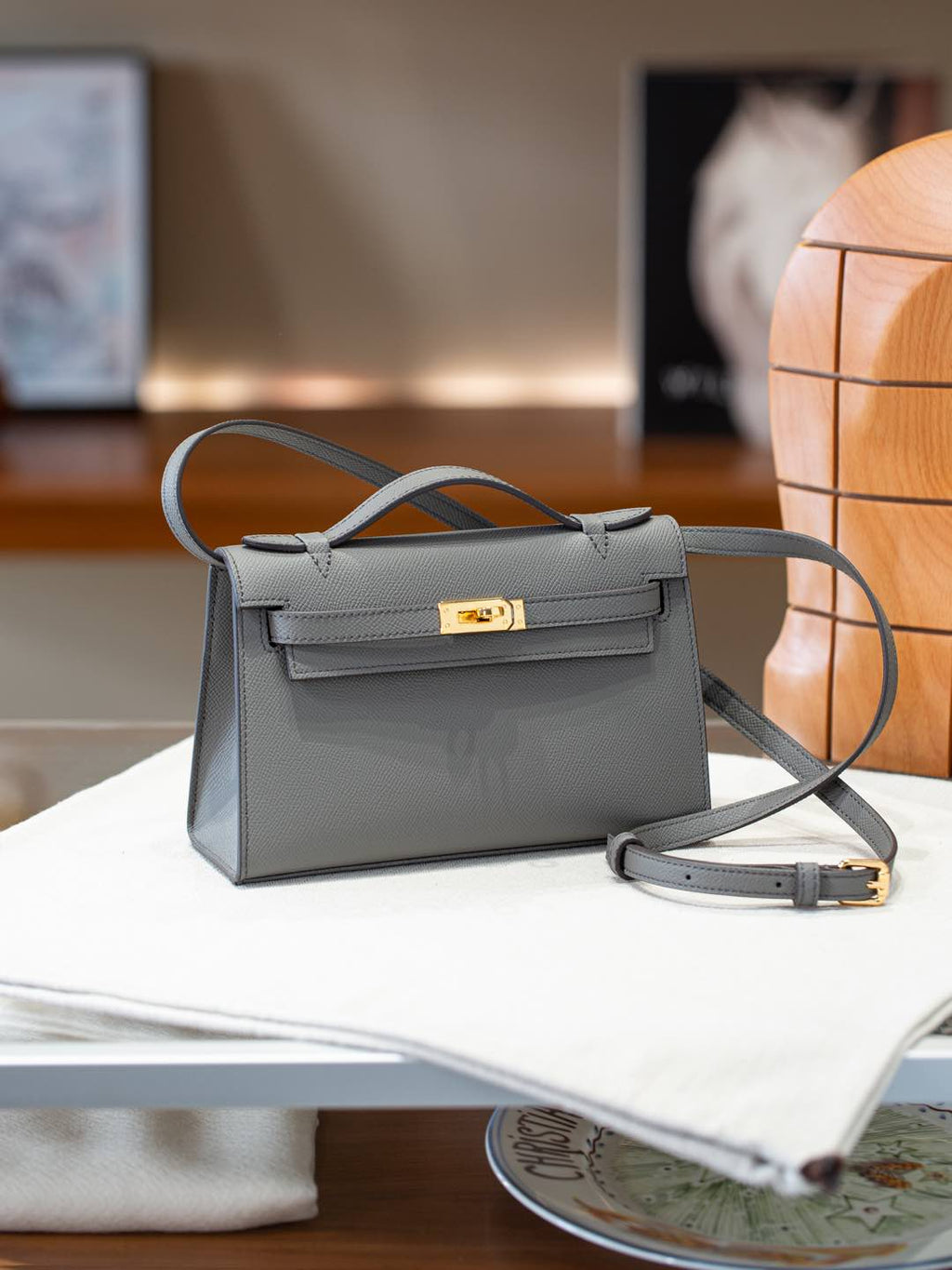 B1R66A4 Popular leather bag