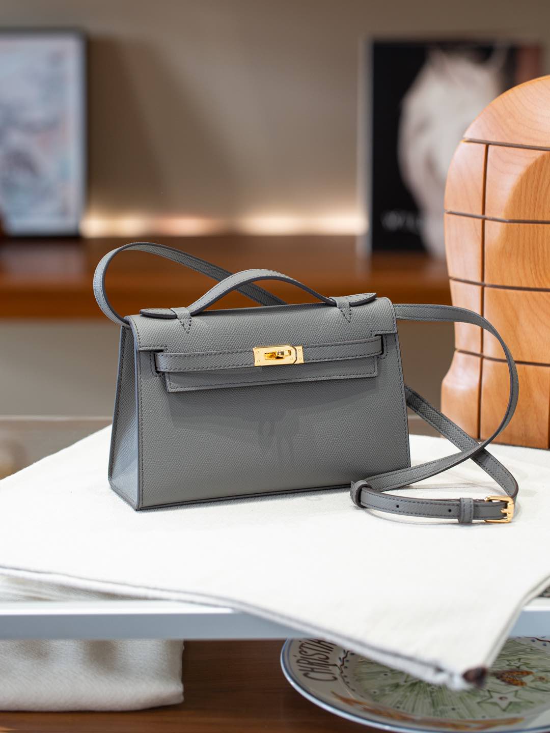 B1R66A4 Popular leather bag