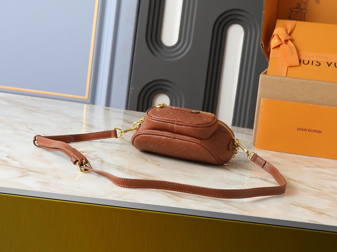 B1P46E72 Popular leather bag