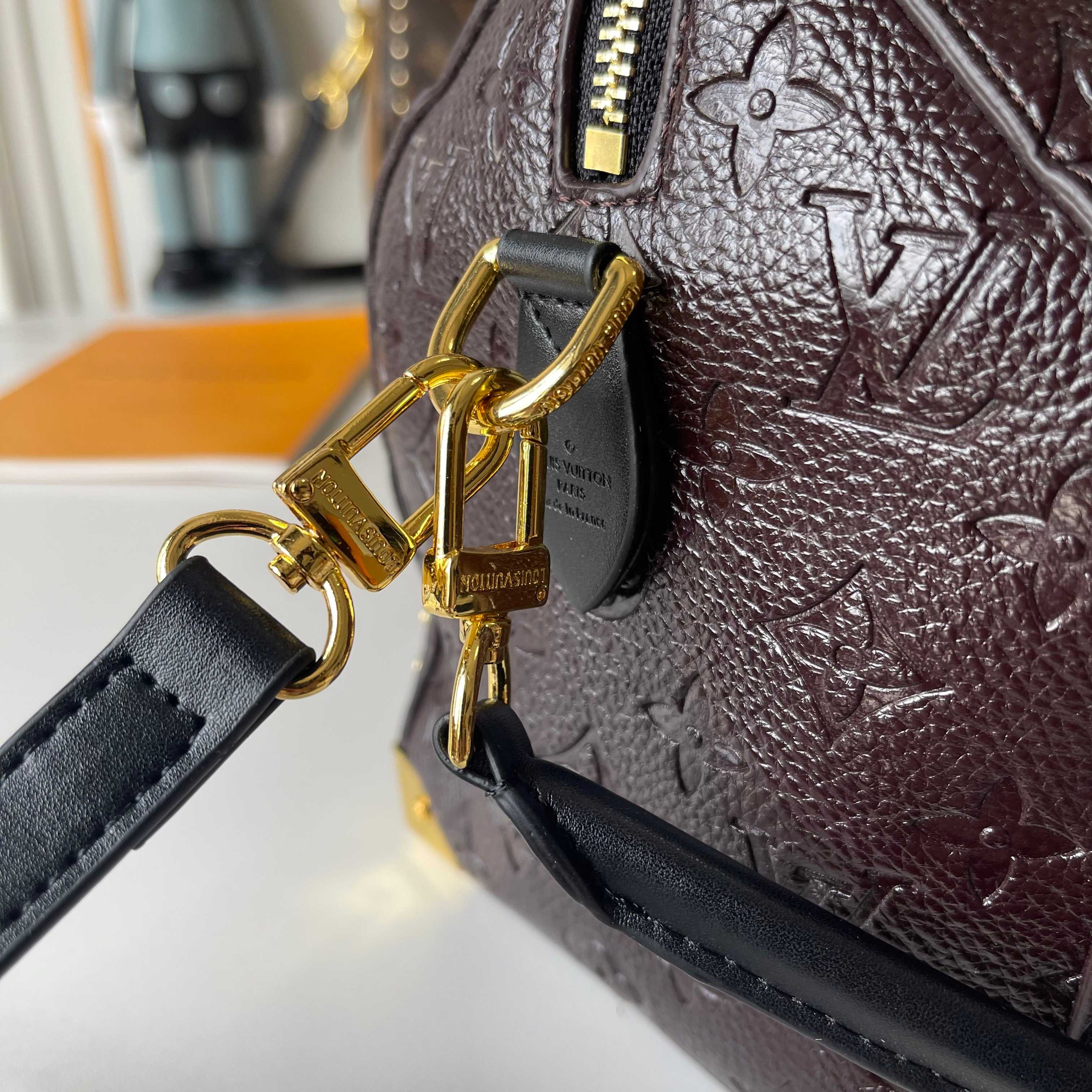 B1P46E77 Popular leather bag