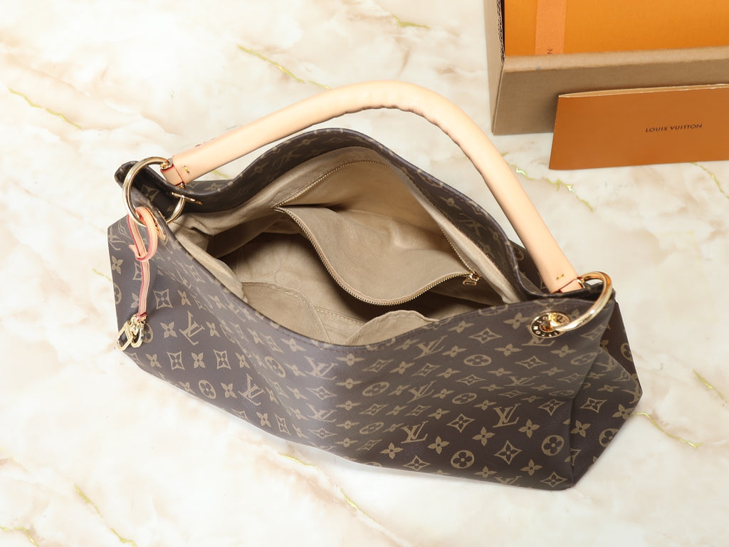 B1P46E65 Popular leather bag