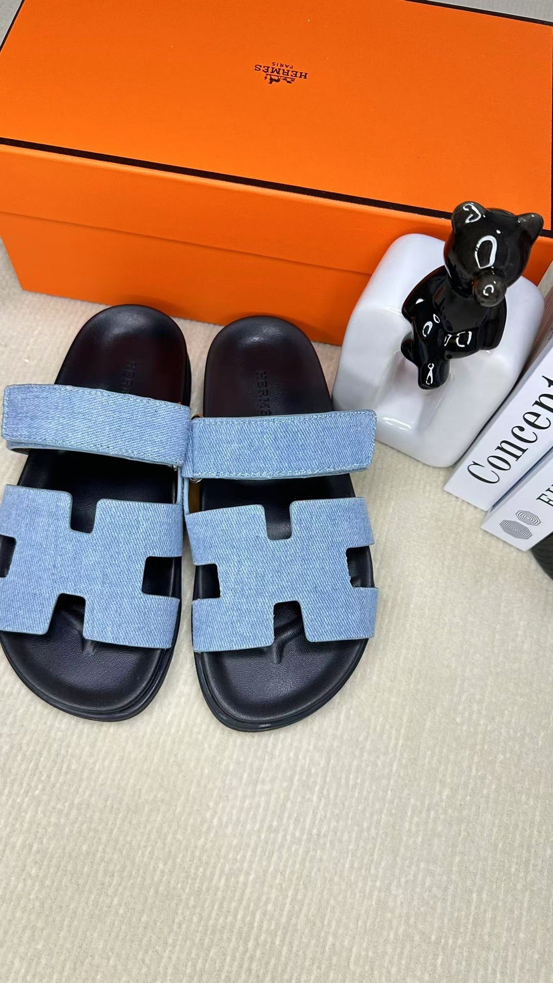 Z2Q55H27 Popular  leather shoes