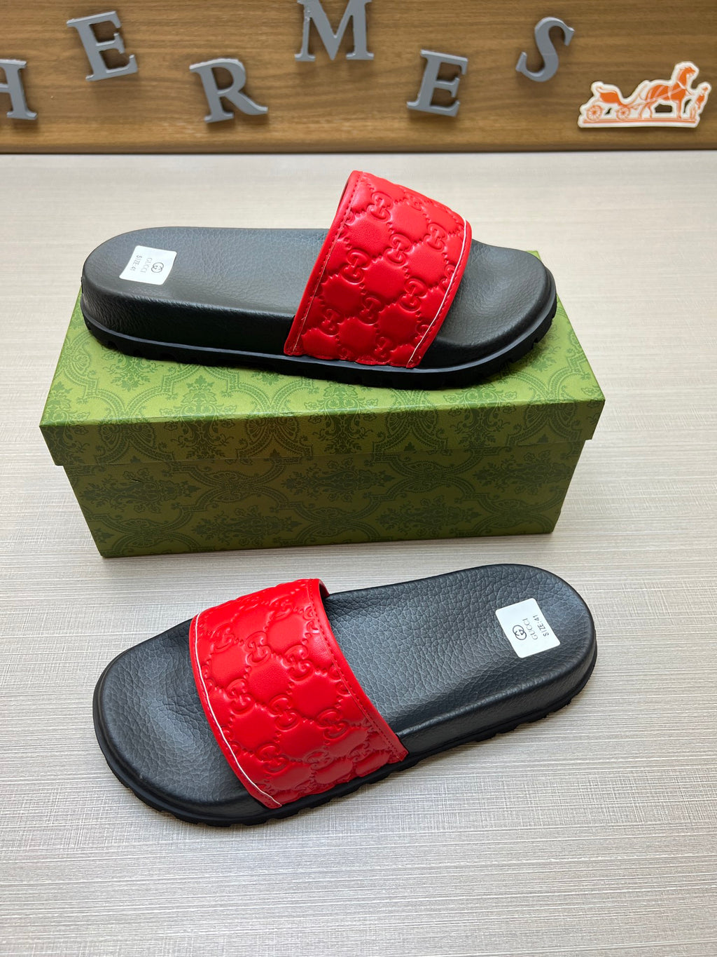 Z5X76B5  Popular slippers