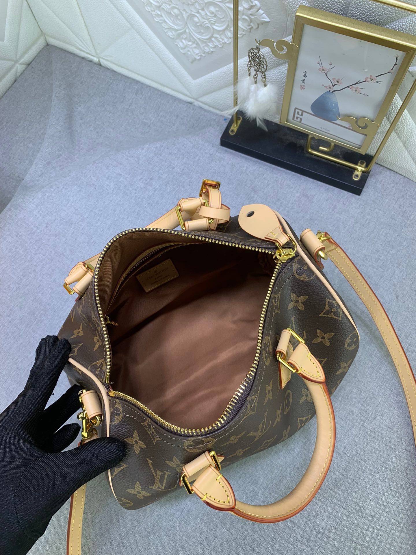 B12X44E268 Popular  leather bag 