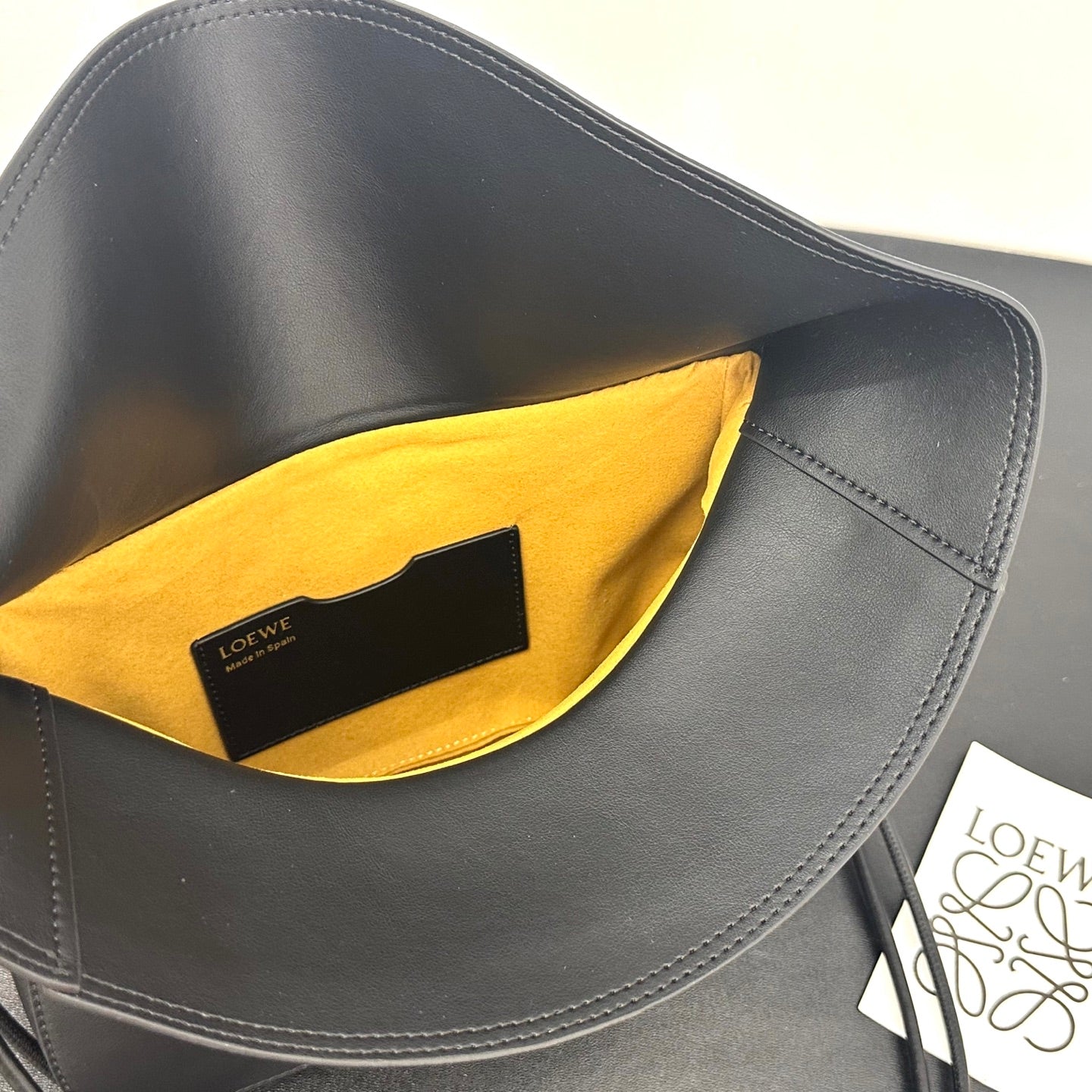 B1R66A11 Popular leather bag