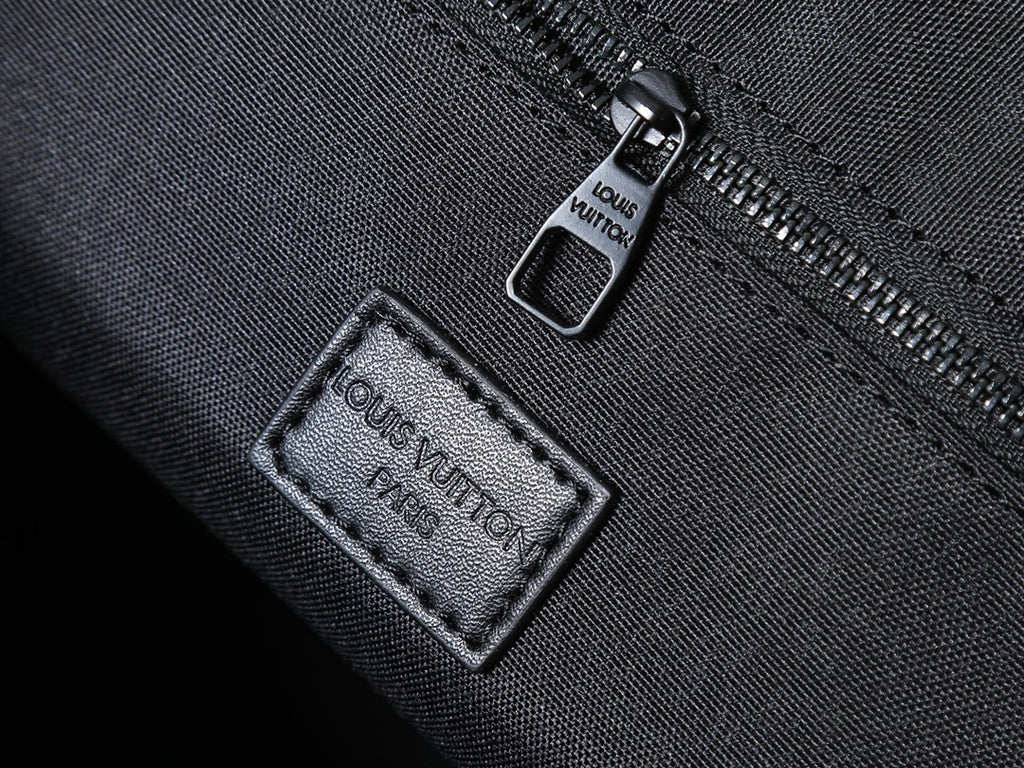 B1R76E56 Popular leather bag