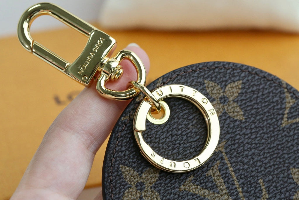 A1Q105E20 Popular bag 's charms accessories