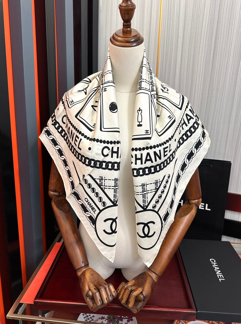 W1N55C60 Popular Silk Scarve