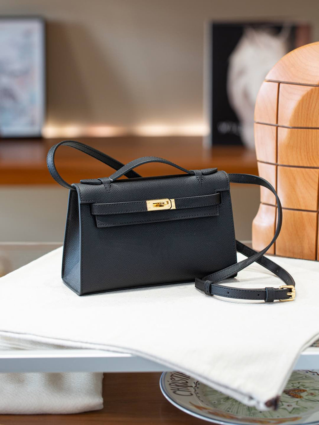 B1R66A4 Popular leather bag