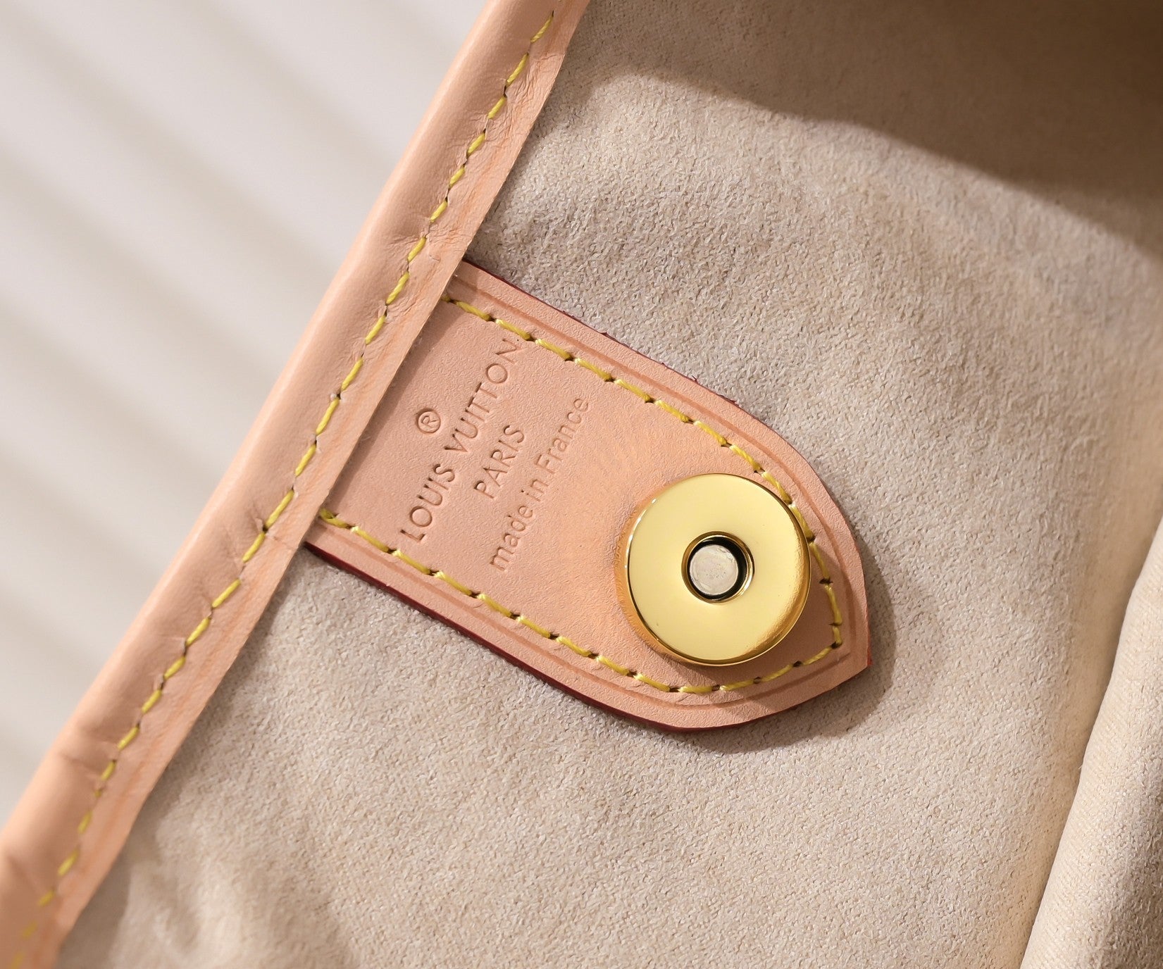 B1X43E63 Popular   leather bag 