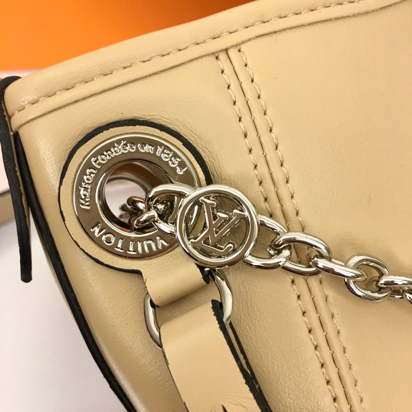 B1W35E113 Popular  leather bag
