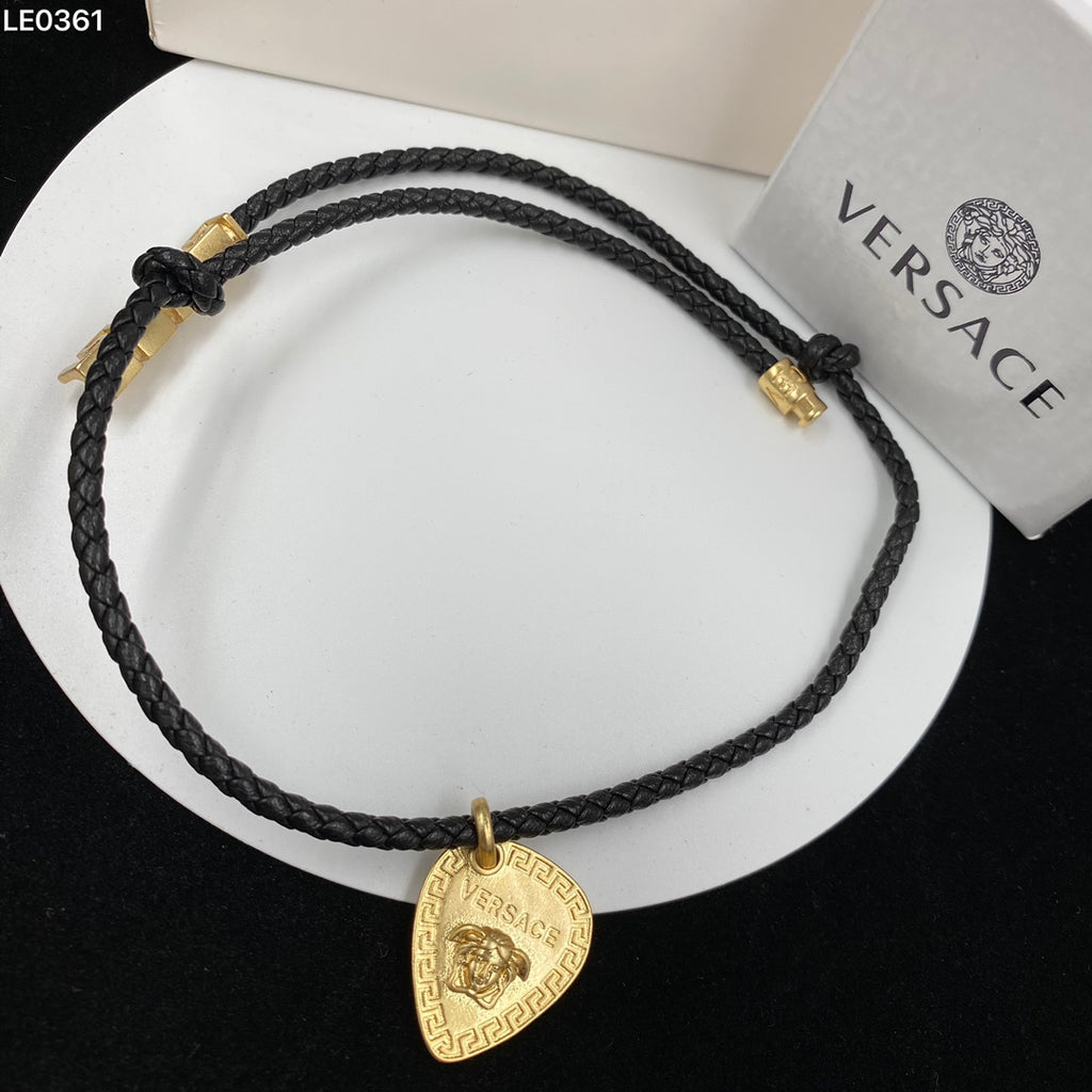 X1R75V55X Popular    Necklaces