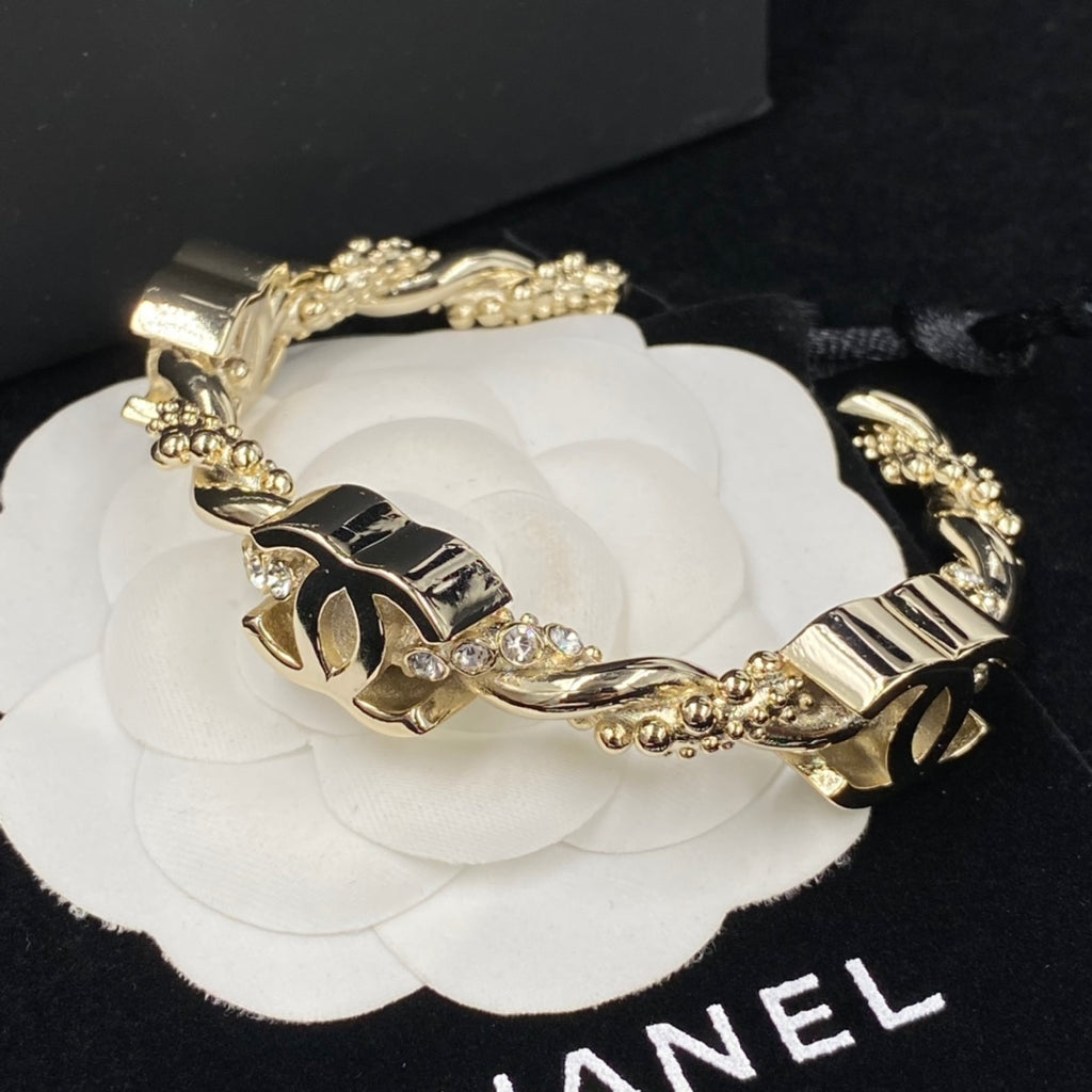 X1X24C578K  Popular Bracelets