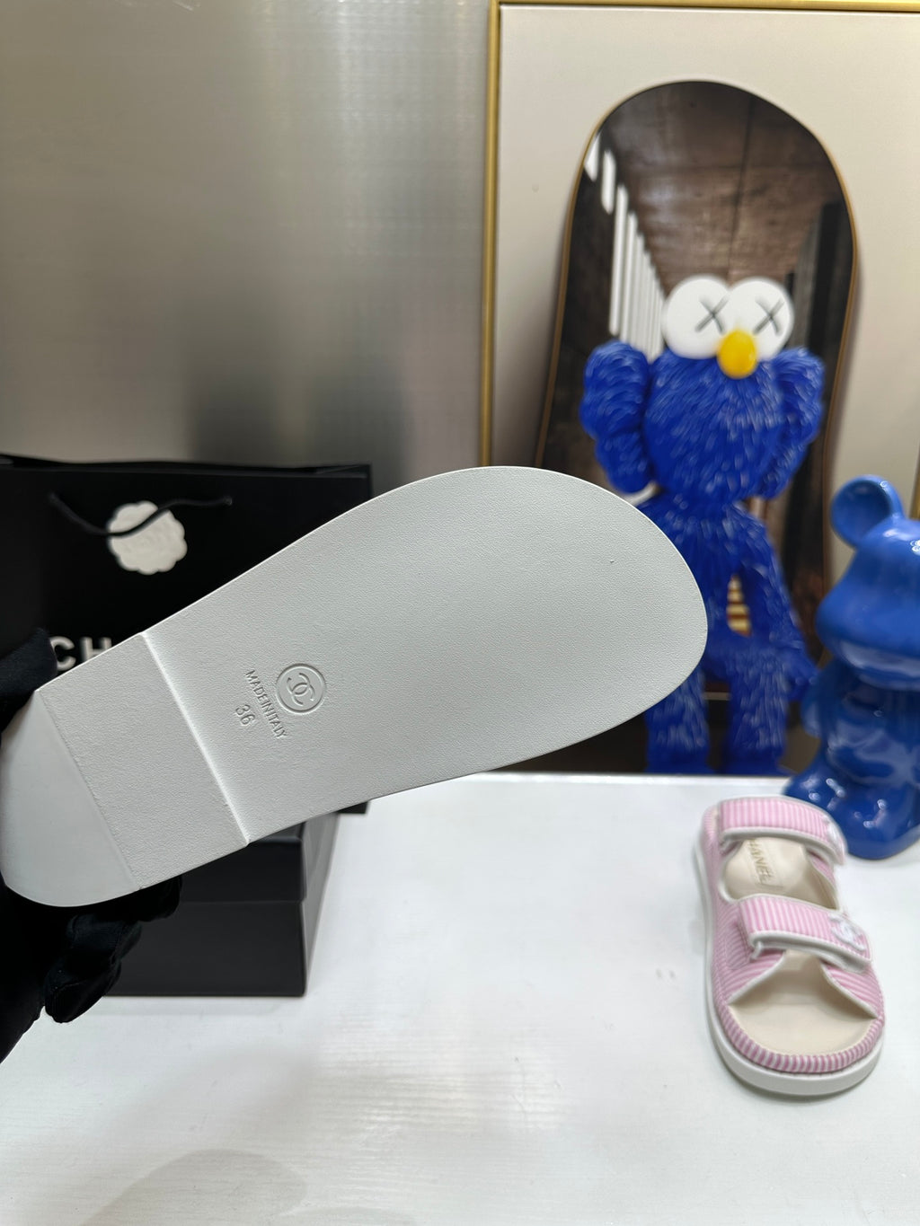 Z1R45C1  Popular sandals