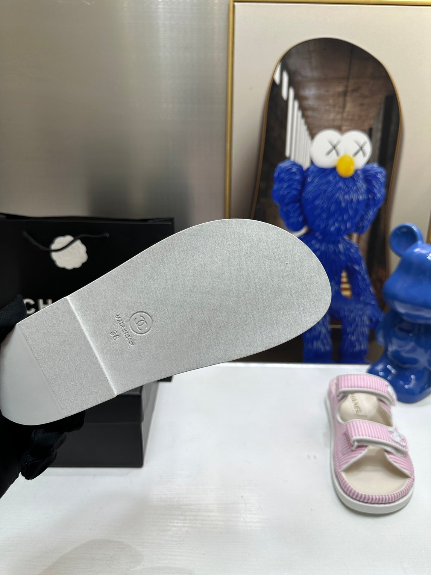 Z1R45C1  Popular sandals
