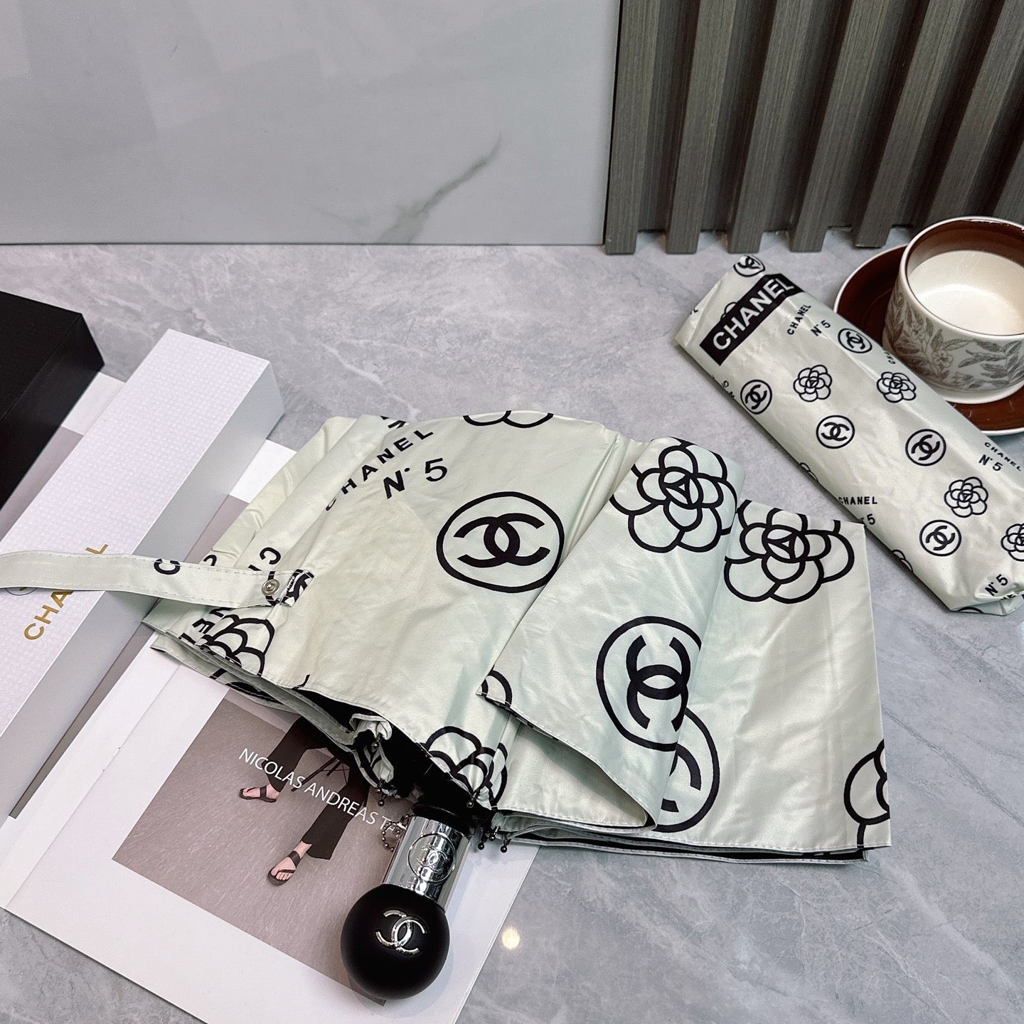 J1R85C44 Popular UV resistant umbrella