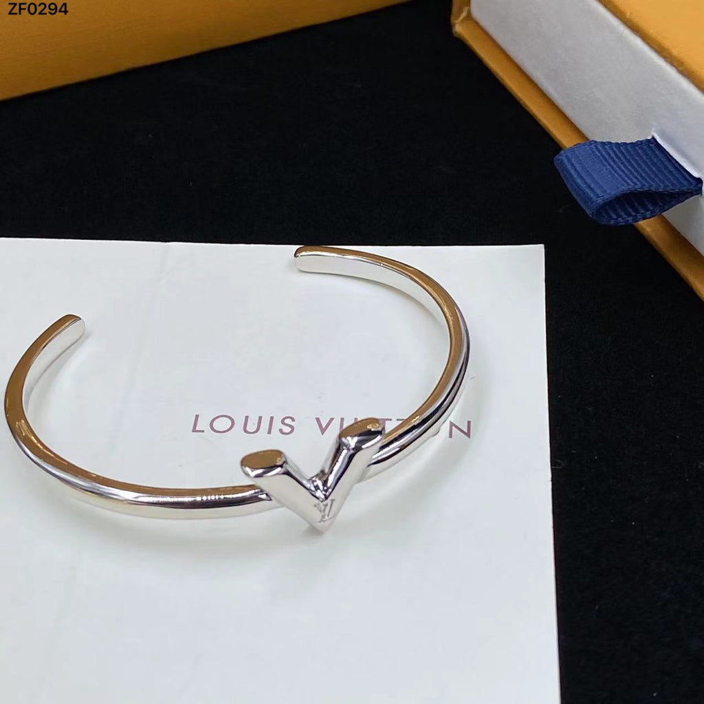 X1Q85E5K  Popular Bracelets