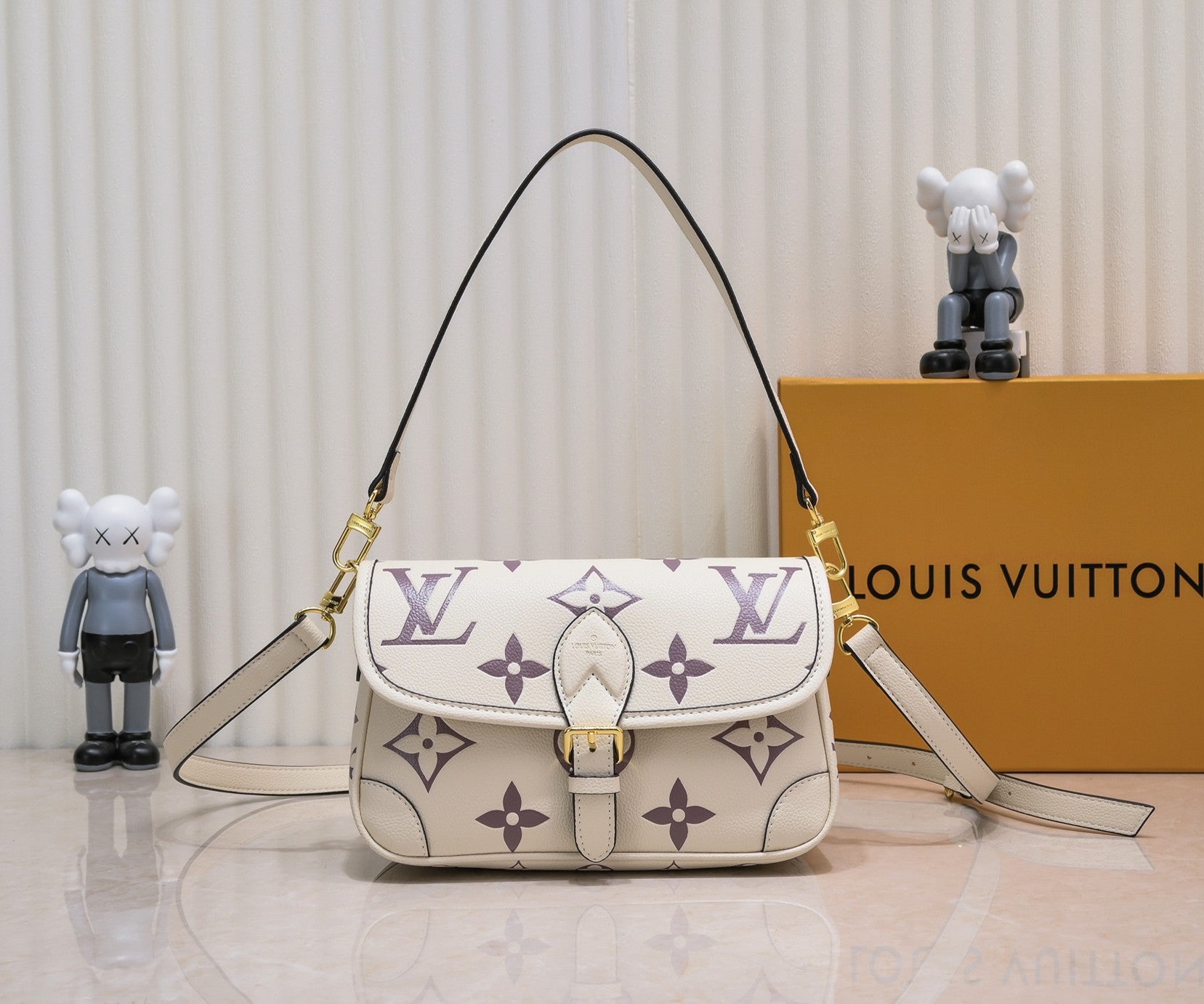 B1P36E40 Popular leather bag