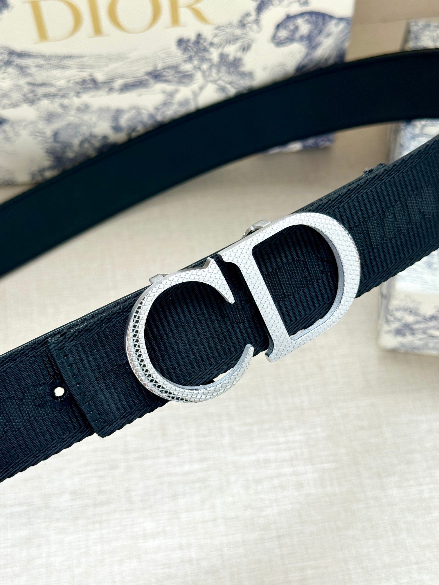 P1R55D197 Popular   High quality belt With full package
