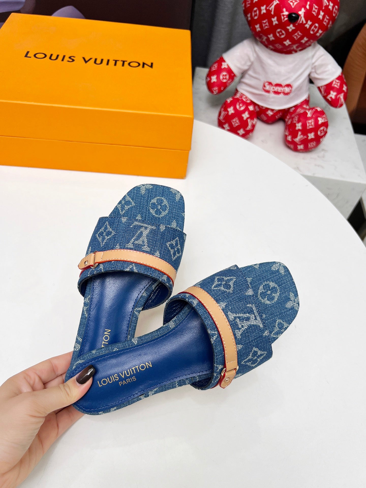 Z2R45E23  Popular high-quality shoes